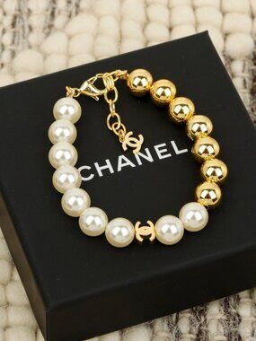 Chanel Faux Pearl & Gold-Tone CC Bead Bracelet – Like New, Worn Twice